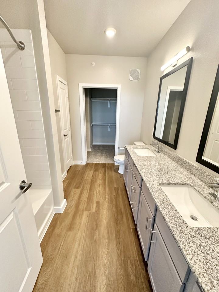 3845 Frontier Pkwy #3318 - Photo 4 of 12