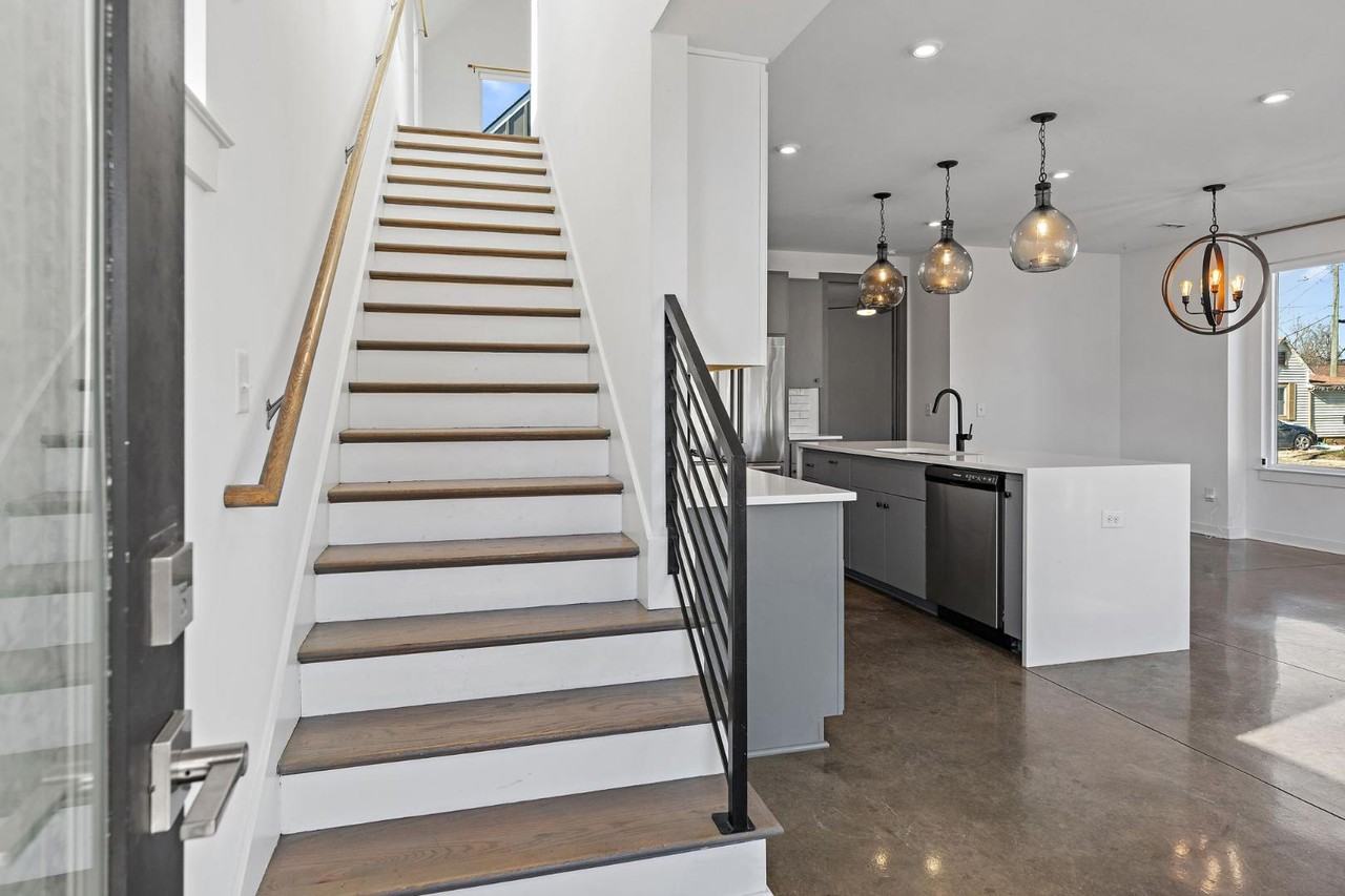 1925 10th Ave N - Photo 2 of 17