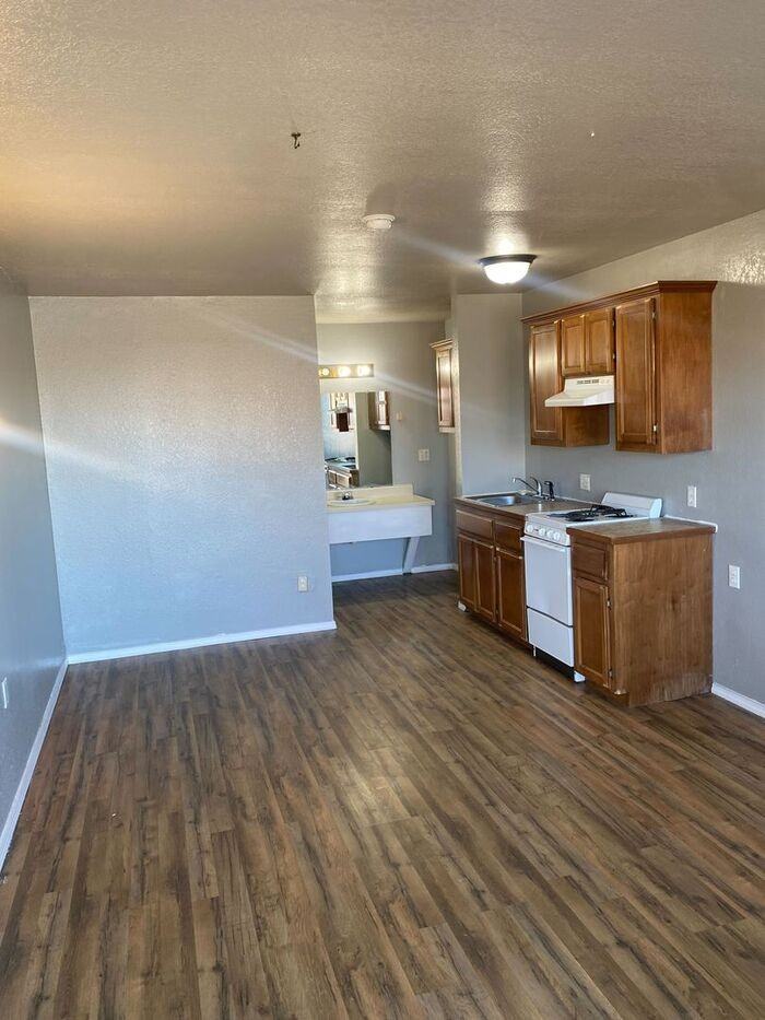 636 Frankie Matthew Dr #8 - Photo 2 of 5