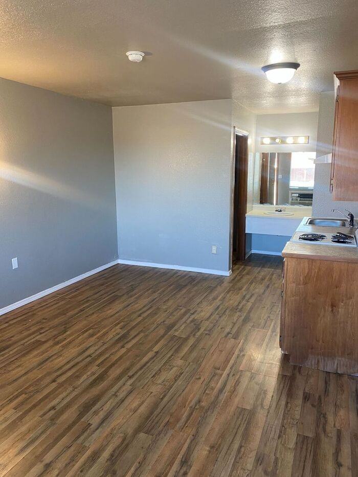 636 Frankie Matthew Dr #8 - Photo 3 of 5