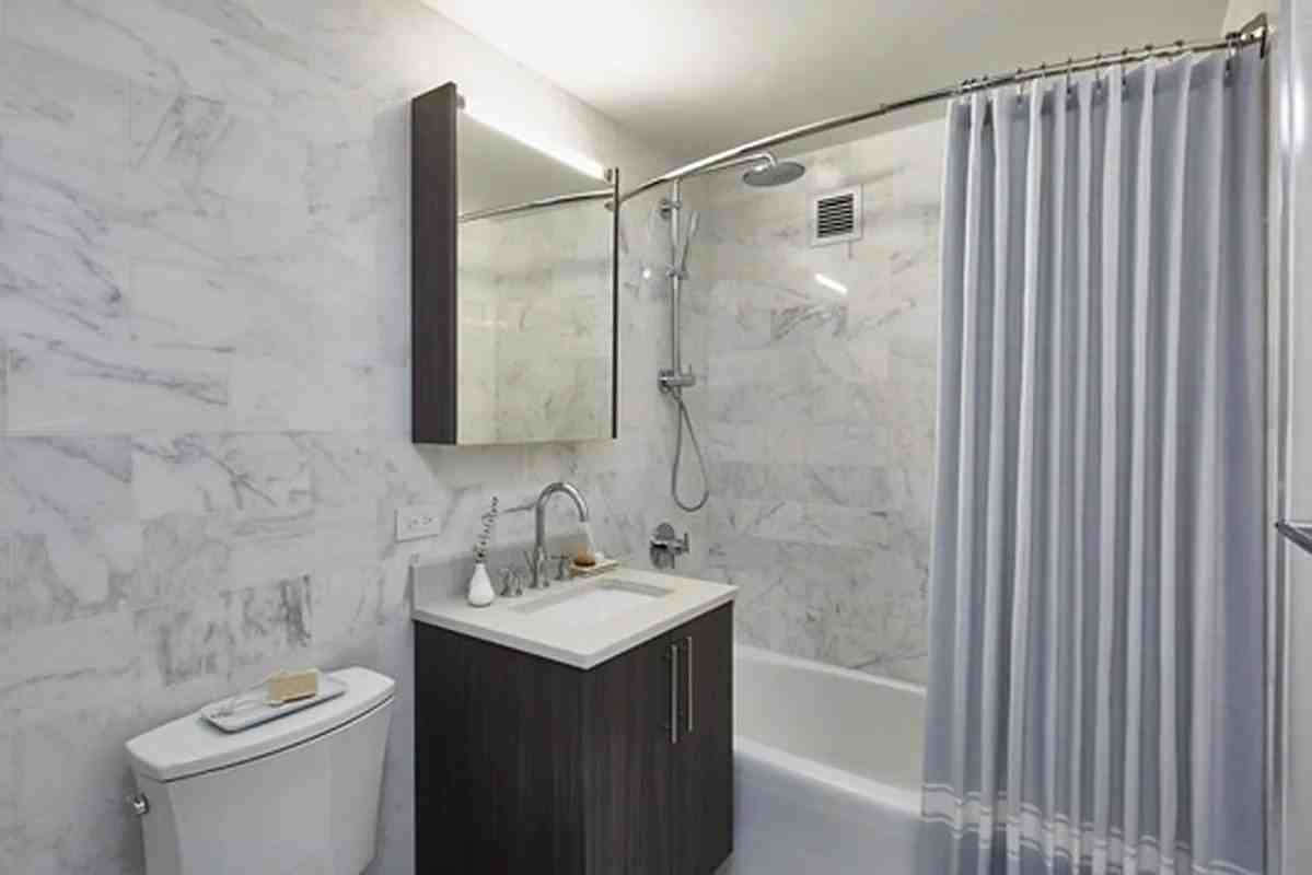 4540 Center Blvd #401 - Photo 3 of 4