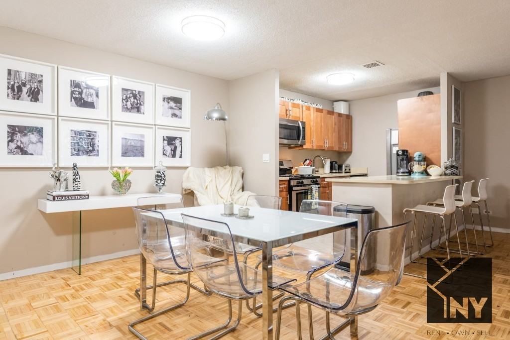 40 Harrison St #12R - Photo 2 of 10