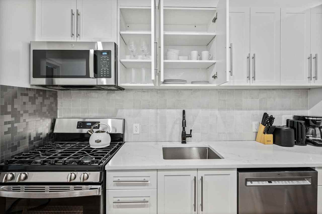 491 2nd Ave #1045526P - Photo 5 of 19