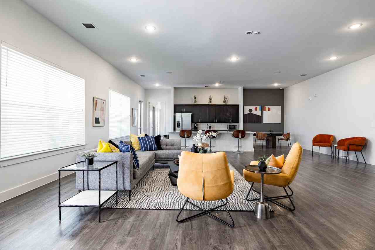 Oak Creek - Photo 6 of 47