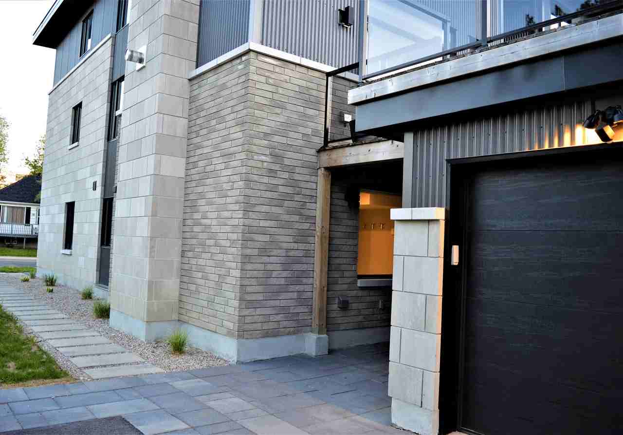 99 Queen Mary Street #1 - Photo 3 of 37