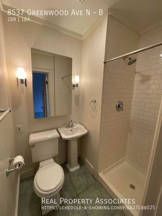 8537 Greenwood Ave N #B - Photo 4 of 6