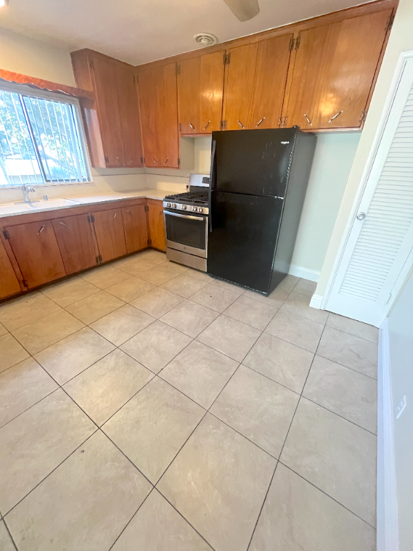 504 West F Street #504 - Photo 3 of 31