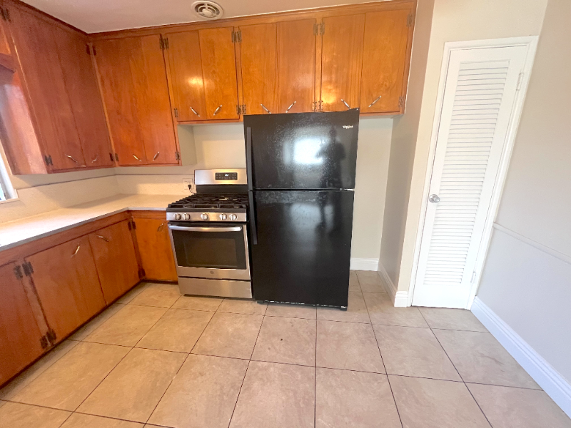 504 West F Street #504 - Photo 5 of 31