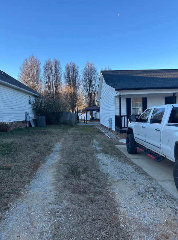 2105 Mckinnon Dr - Photo 4 of 20