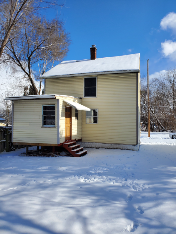 1443 Knollwood Ave - Photo 3 of 17