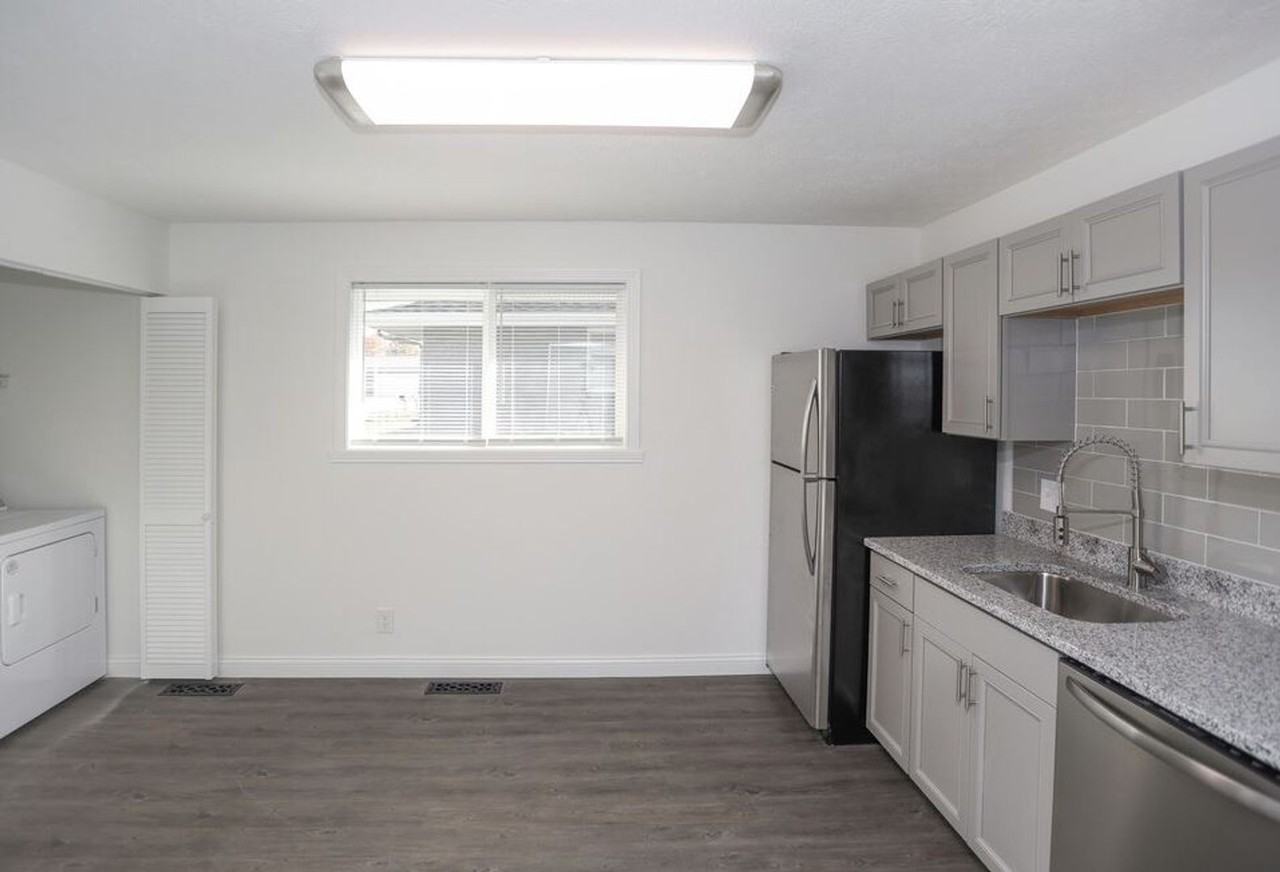 52 Flats - Photo 2 of 50