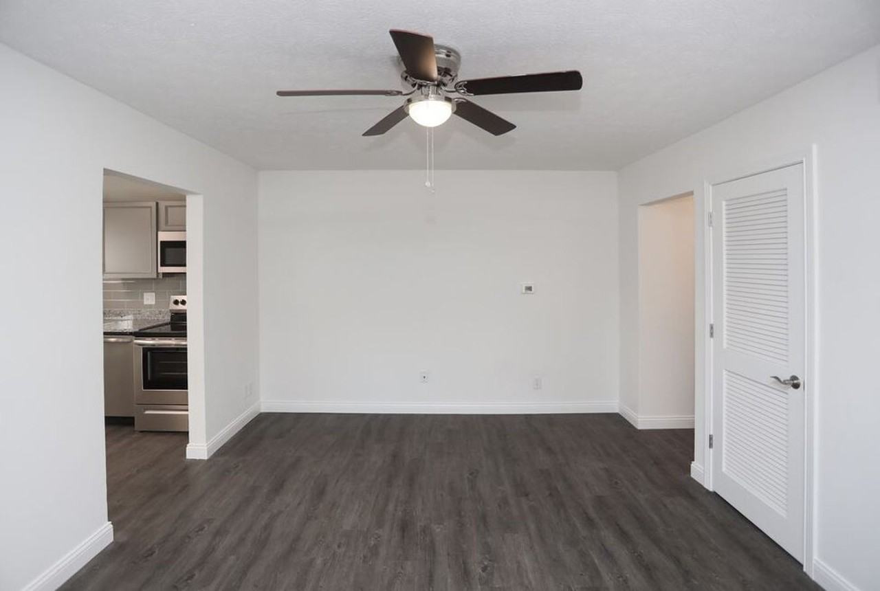 52 Flats - Photo 3 of 50