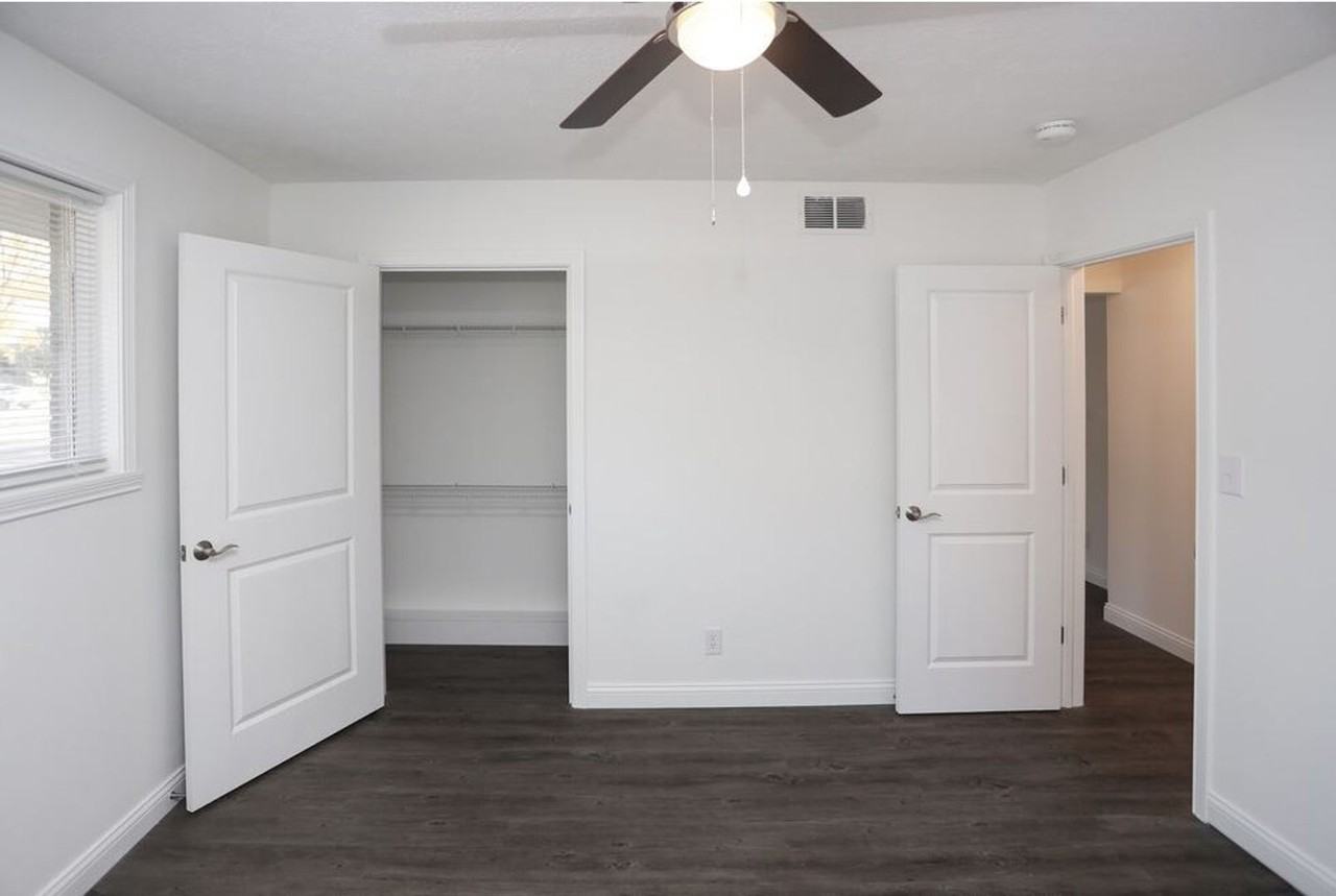 52 Flats - Photo 5 of 50