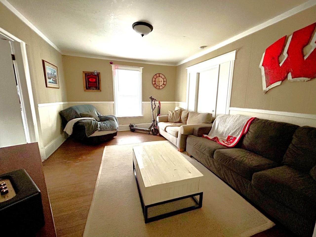 927 Drake Street - Photo 6 of 11