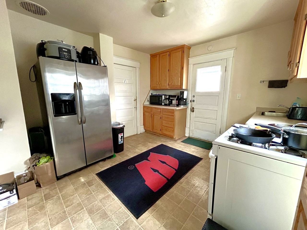 927 Drake Street - Photo 7 of 11