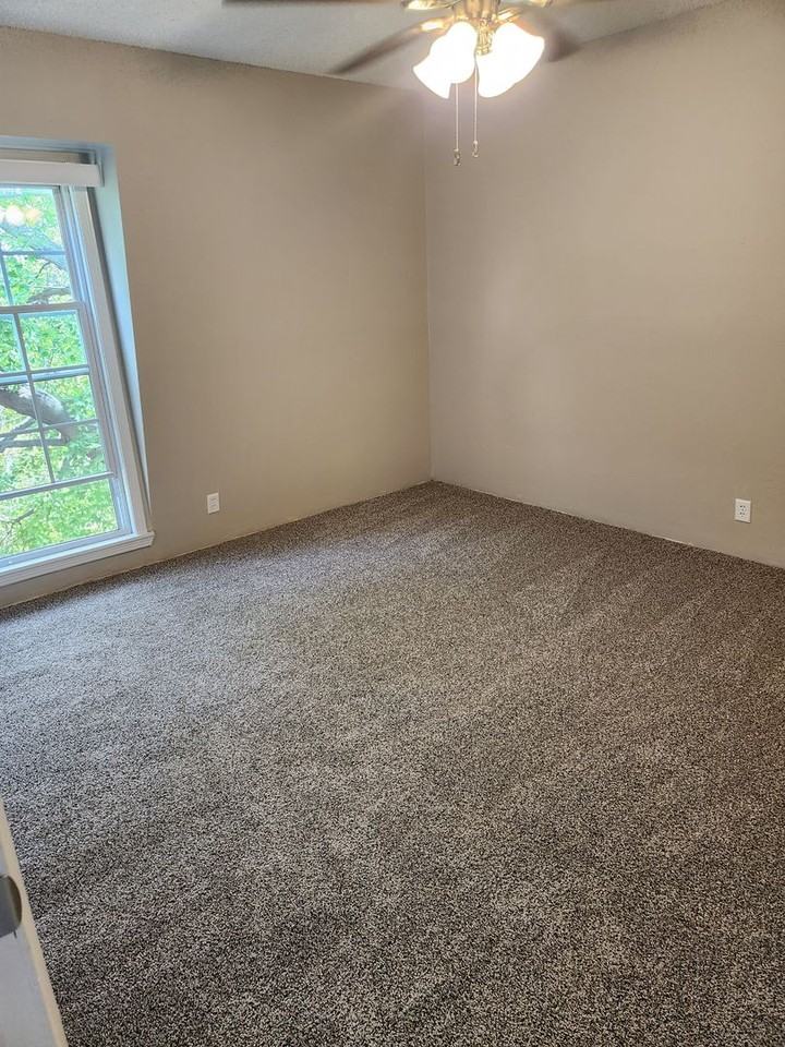 Pleasant Court Apartments - Photo 7 of 19