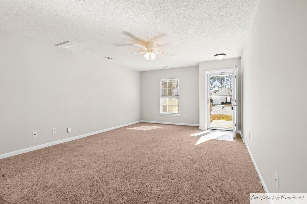 83 Springway Dr - Photo 4 of 22