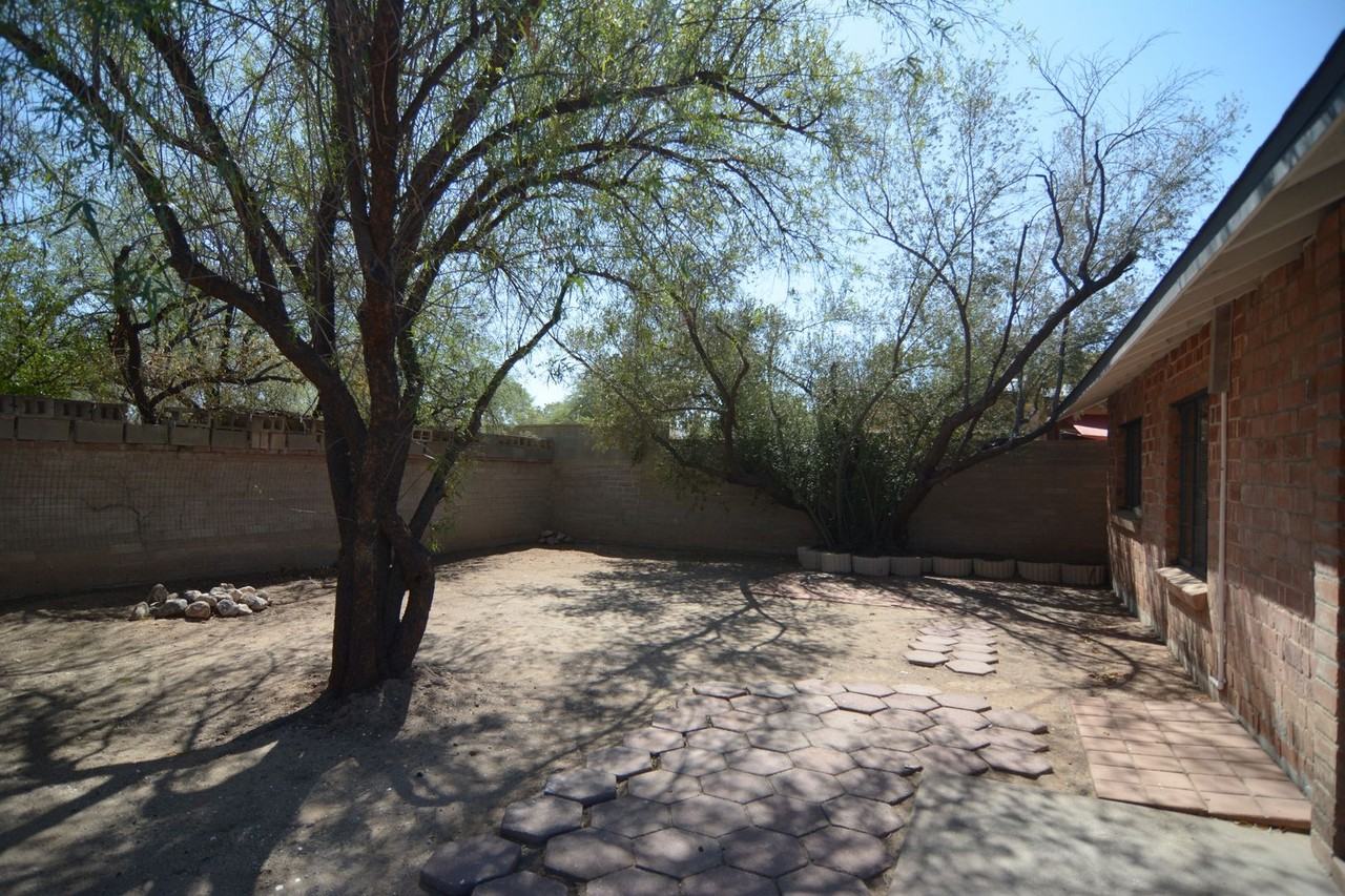 3414 E Pima St - Photo 4 of 15