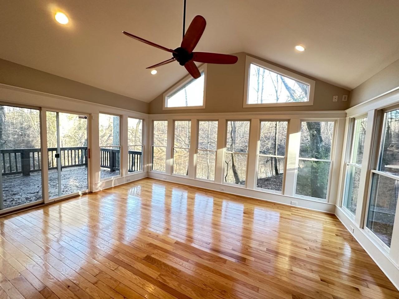 495 Somerset Dr - Photo 4 of 35