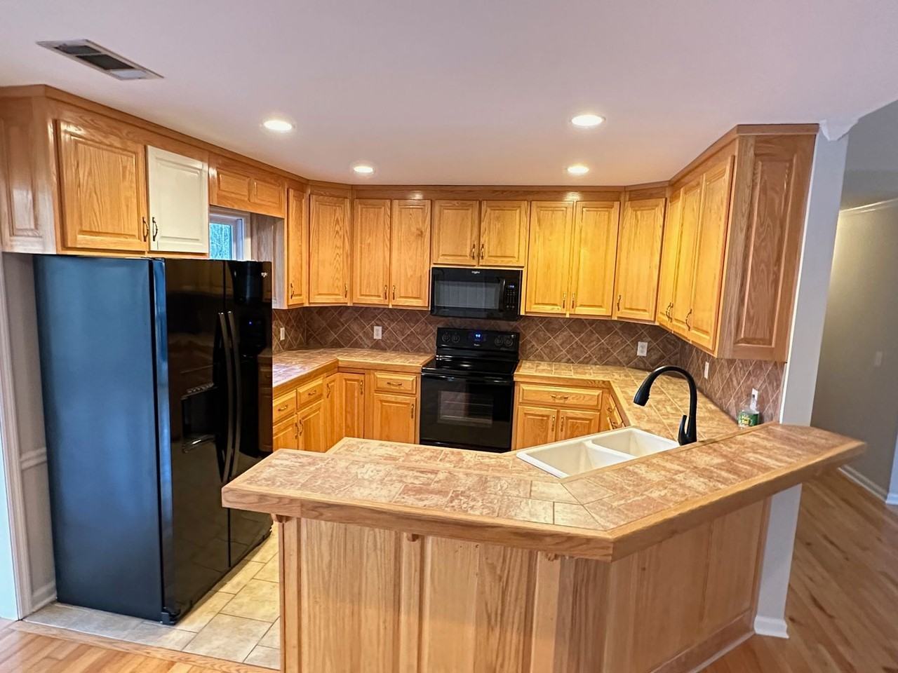 495 Somerset Dr - Photo 7 of 35