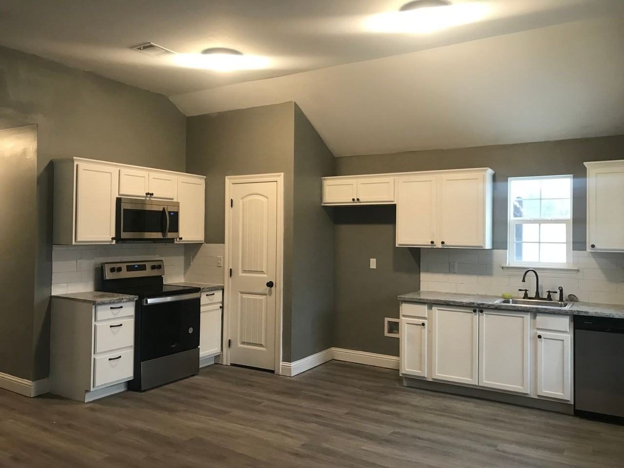 310 Caddo Ave - Photo 3 of 10