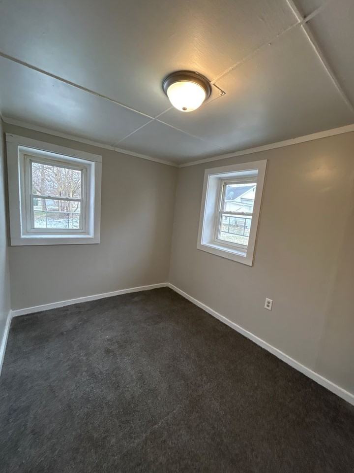 1010 E Indiana Ave - Photo 5 of 7