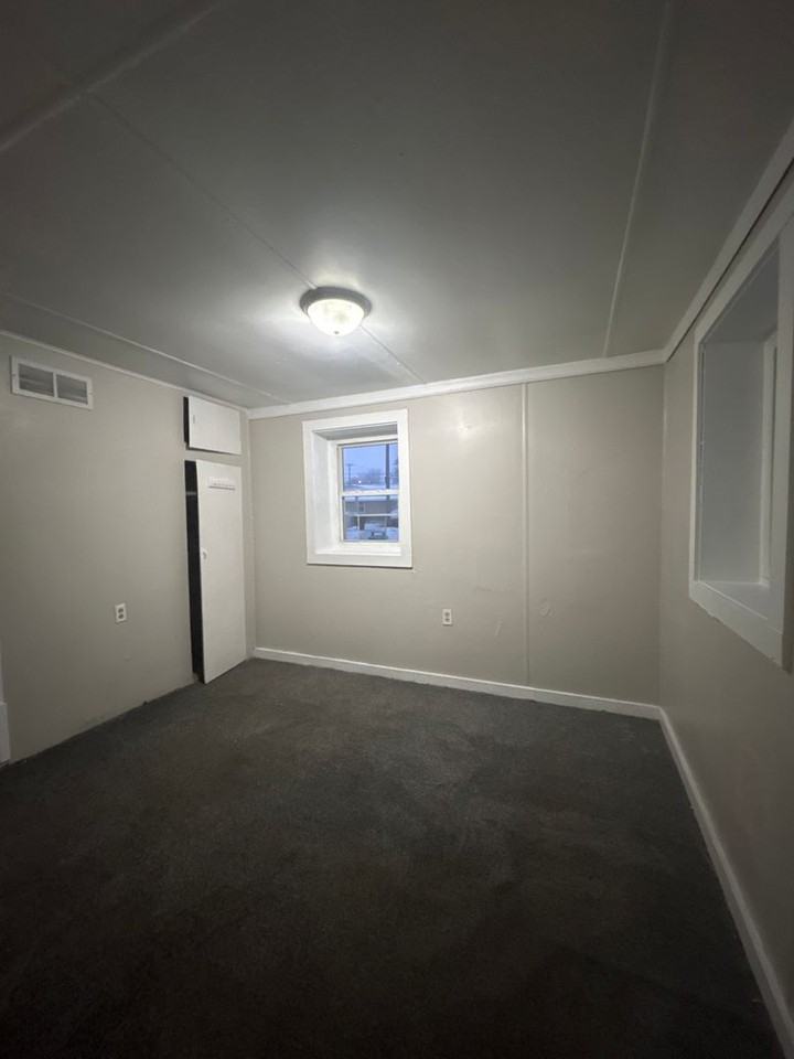 1010 E Indiana Ave - Photo 6 of 7