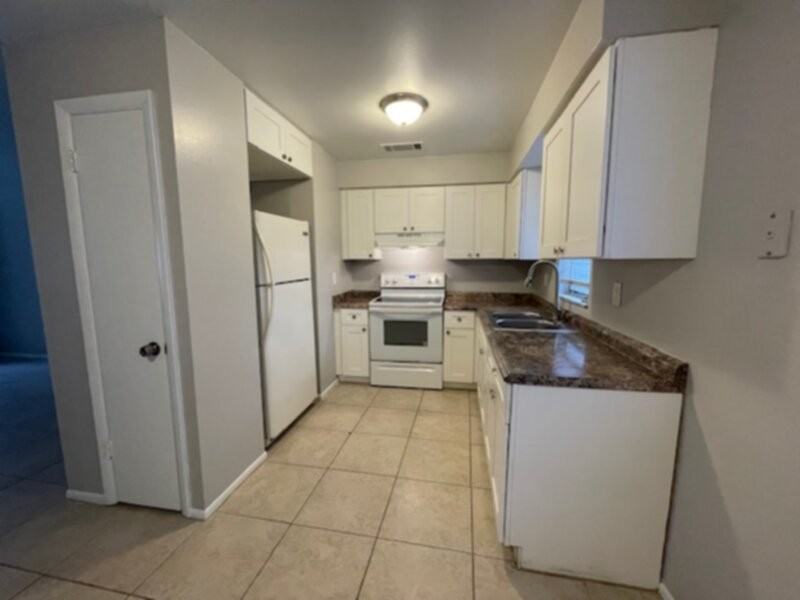 535 Pasadena Ave - Photo 4 of 12