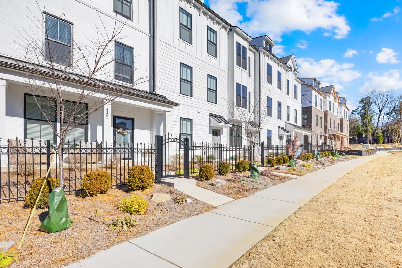 4206 Alexander View Dr - Photo 2 of 22