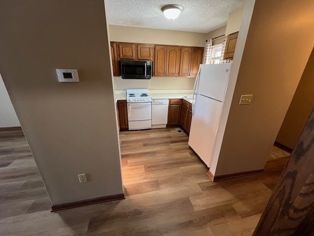 606 N Plaza Blvd #B - Photo 2 of 10