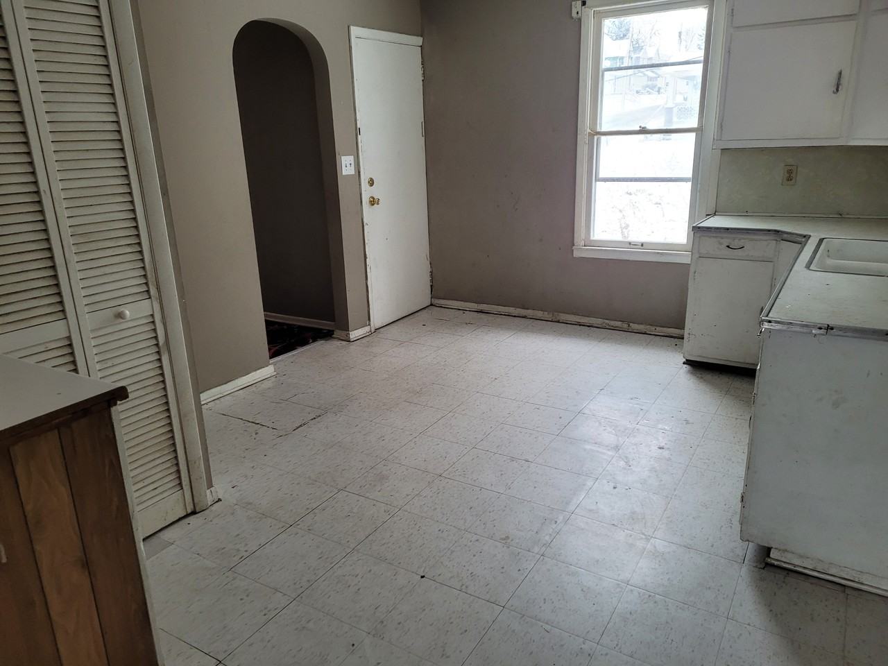 270 Liberty St #B - Photo 6 of 12