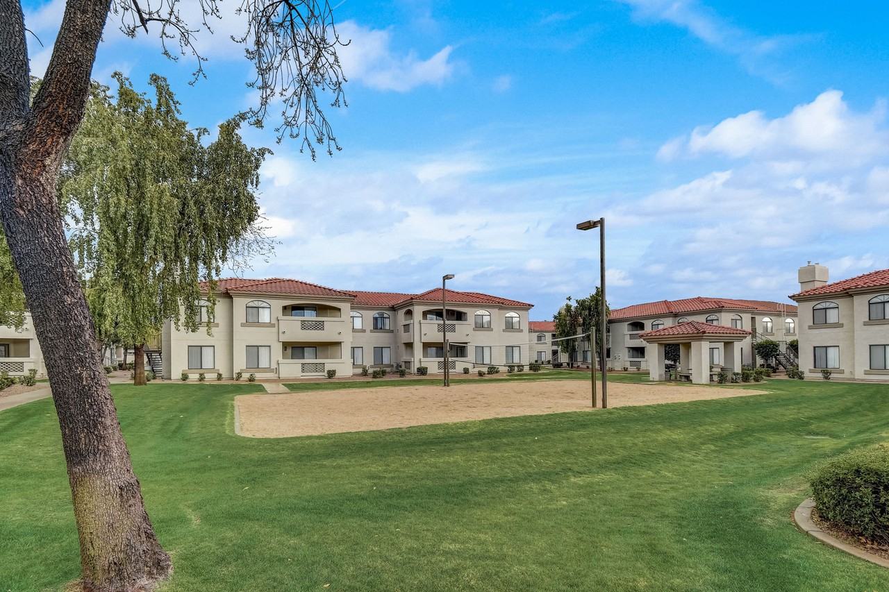 San Montego Apartments - Photo 6 of 50