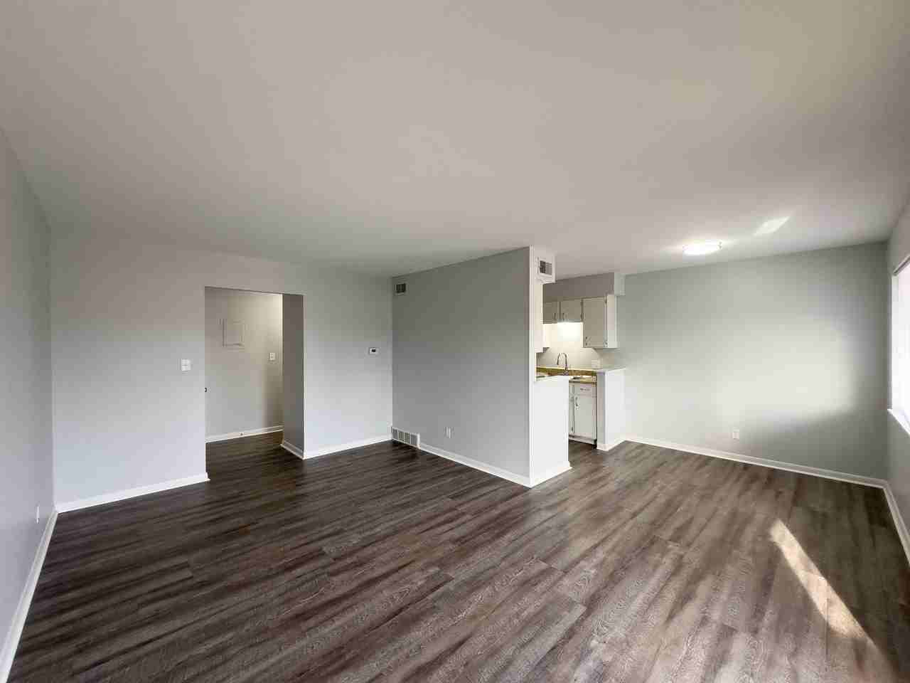 Somerset Villa Apartments - Photo 2 of 15