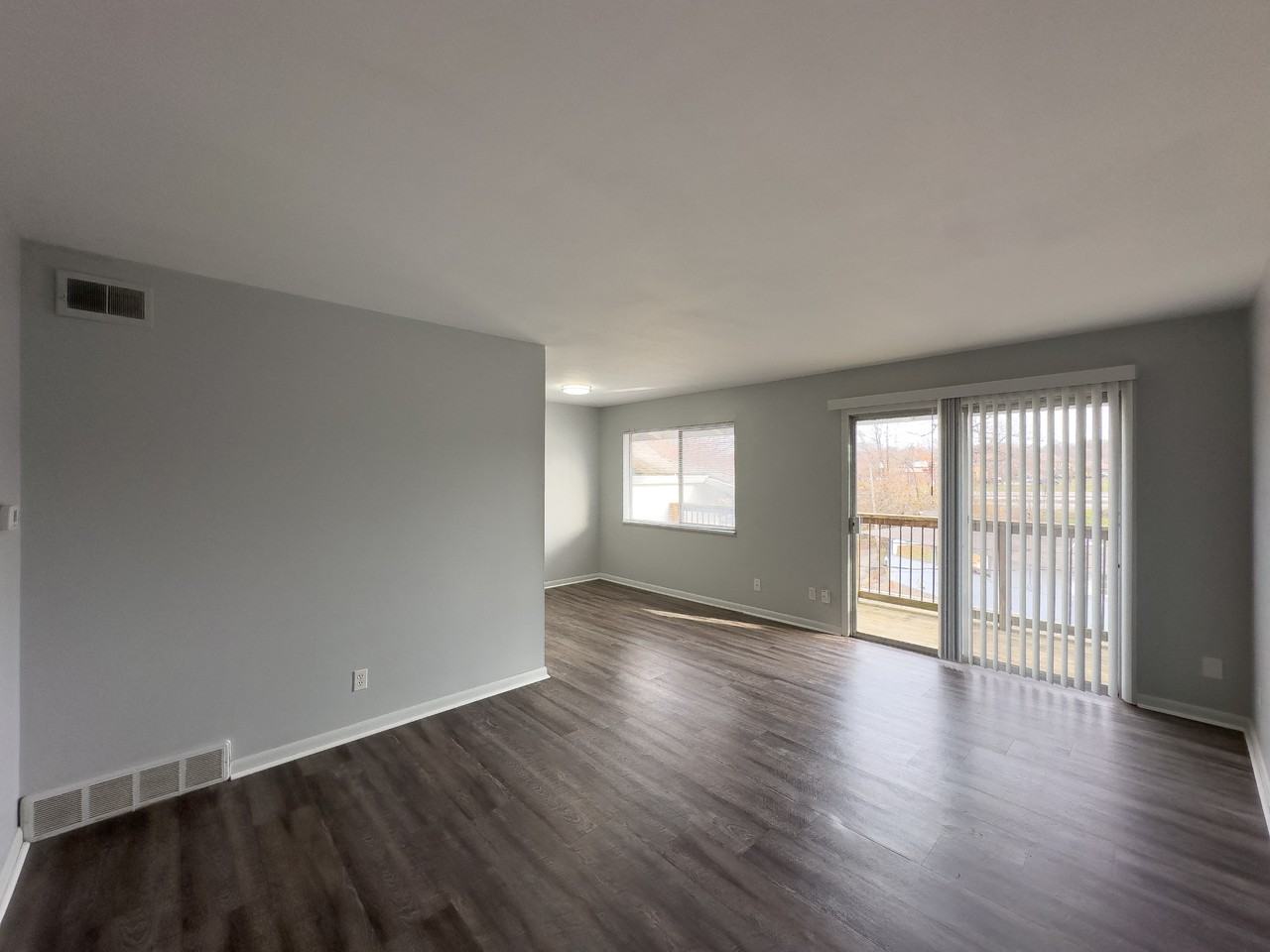 Somerset Villa Apartments - Photo 3 of 15