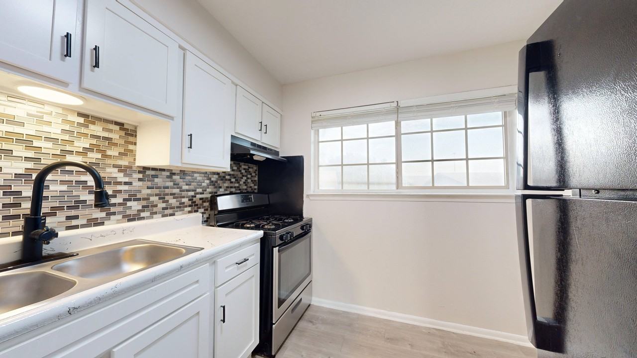 Park Row Apartments - Photo 7 of 16