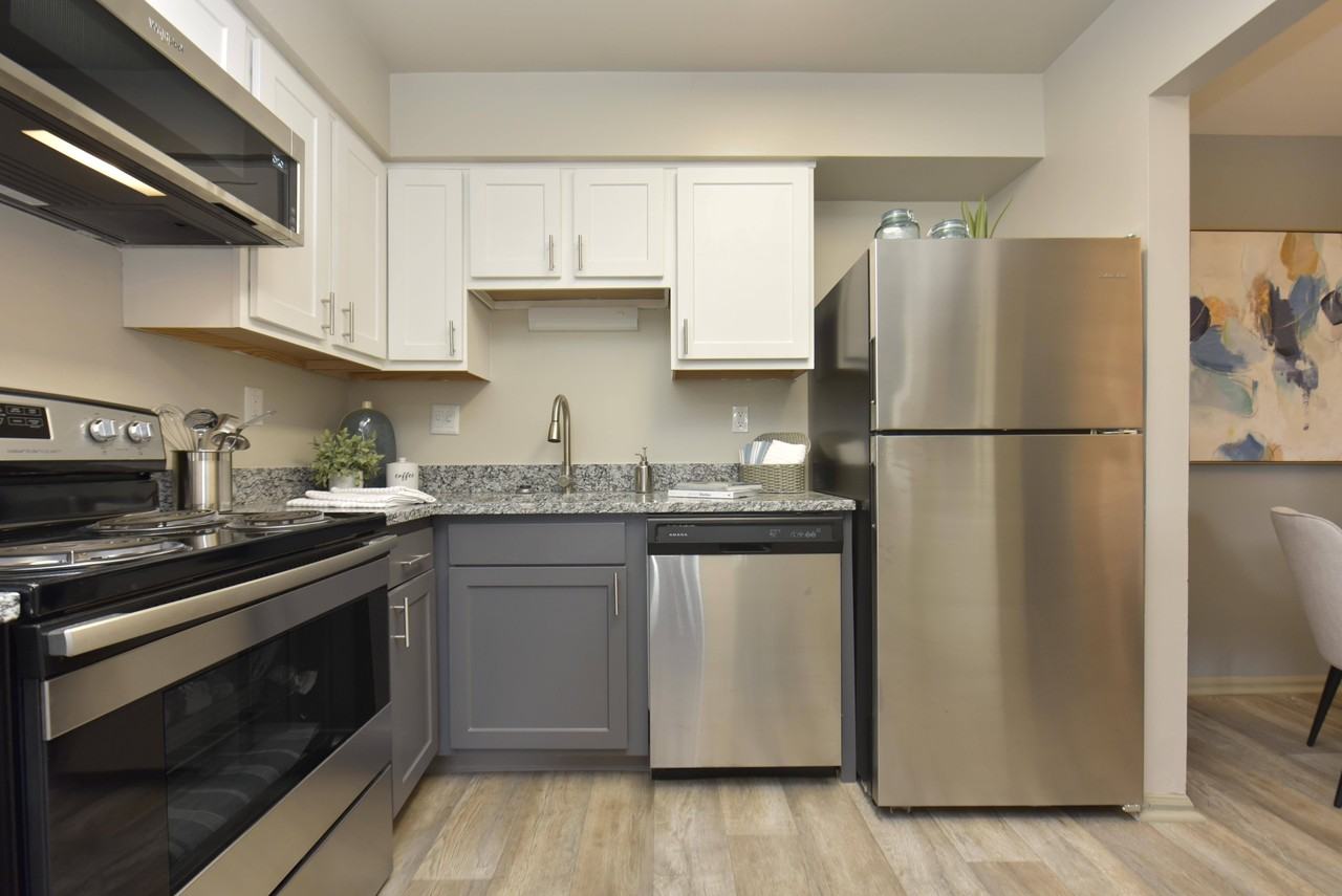 The Jameson - Photo 5 of 38