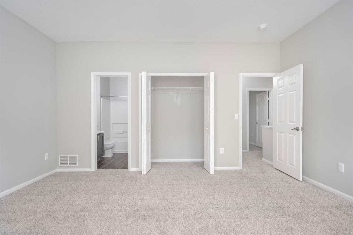 Alexander Court - Photo 5 of 39