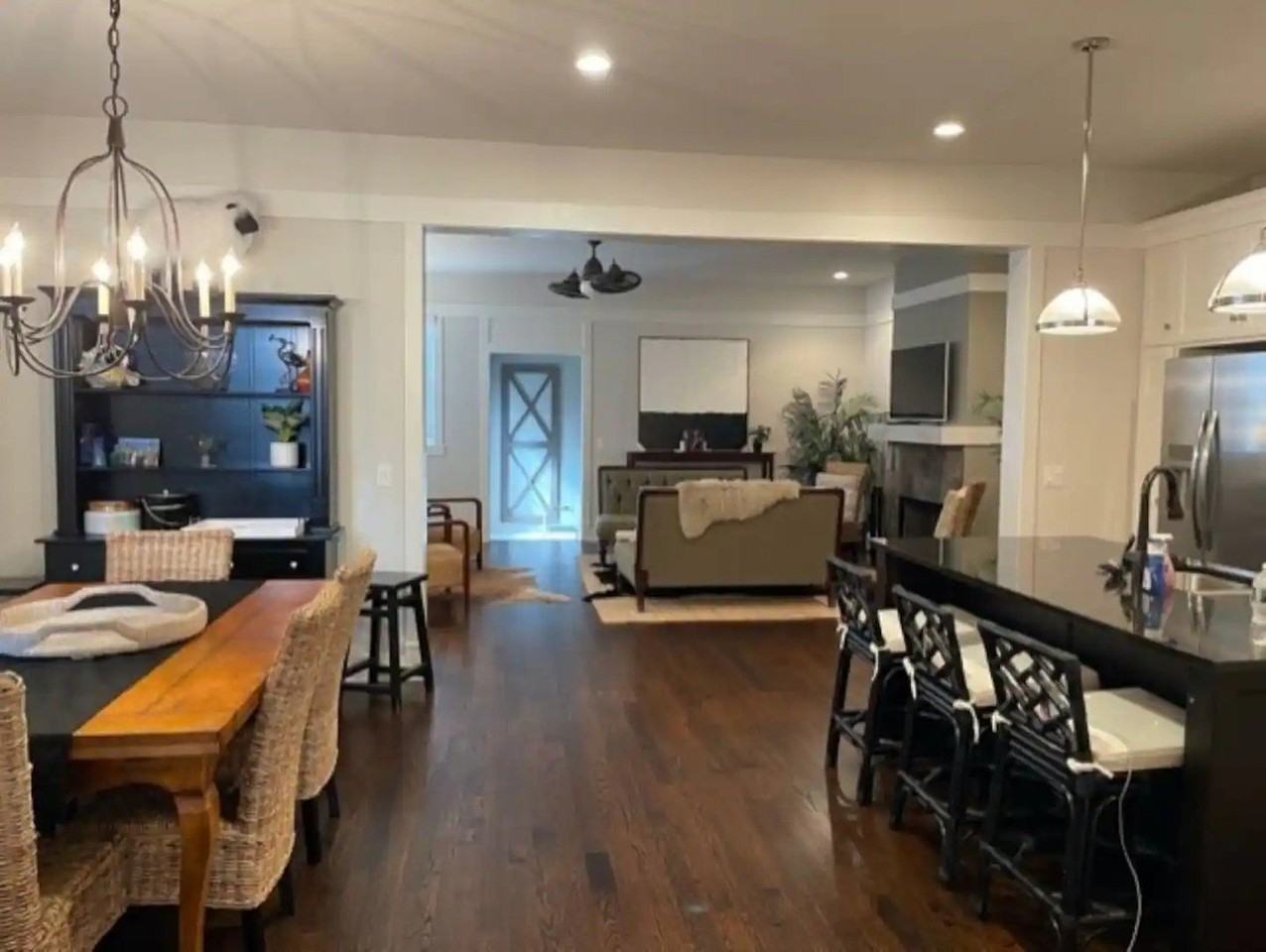 132 School Street - Photo 3 of 44