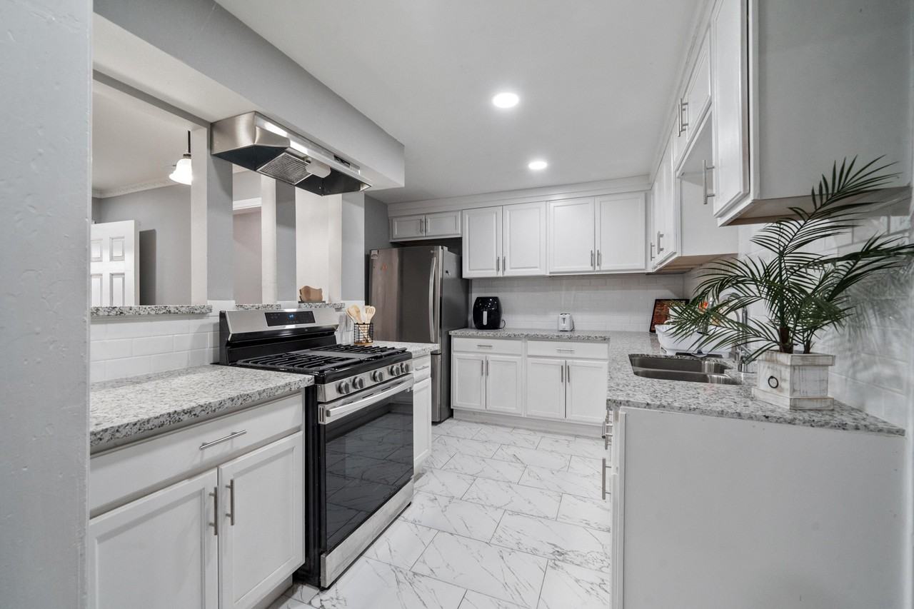 Willow Glen Dr - Photo 5 of 24