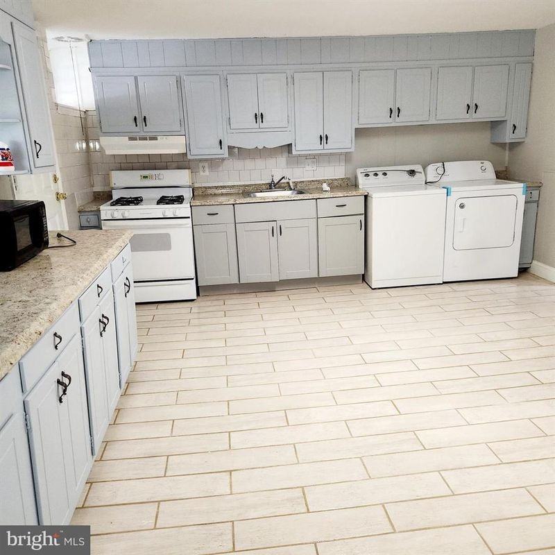 3906 Erdman Ave - Photo 2 of 6