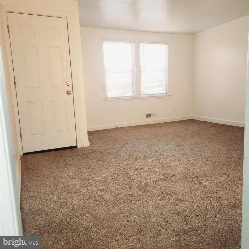 3906 Erdman Ave - Photo 3 of 6