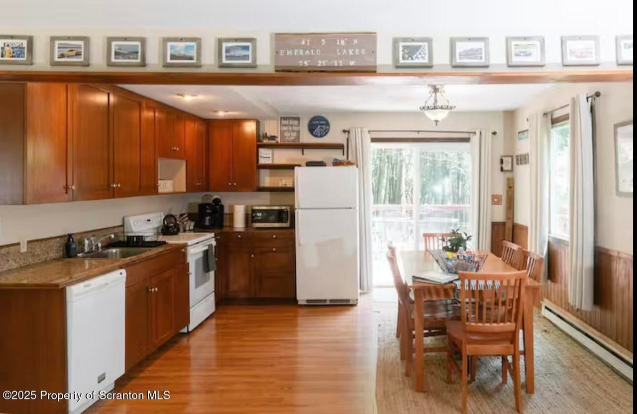 221 Ash Dr - Photo 6 of 12