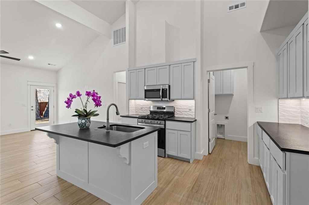 727 Sun Meadows Loop - Photo 2 of 26