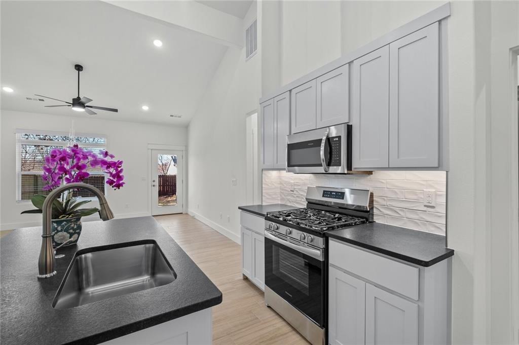 727 Sun Meadows Loop - Photo 3 of 26