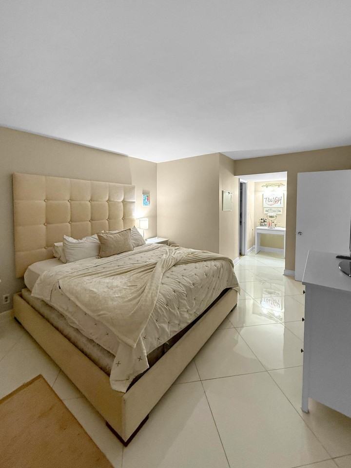 2601 South Palm Aire Drive - Photo 6 of 14