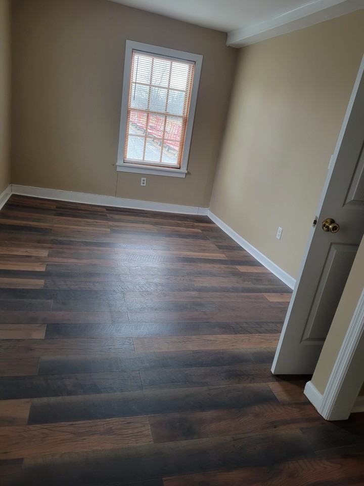 141 Ward St - Photo 4 of 12