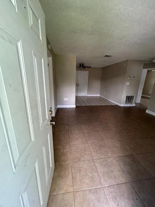 5254 Lanette St #1 - Photo 4 of 17