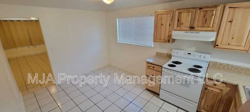 655 Sw #2 - Photo 4 of 20