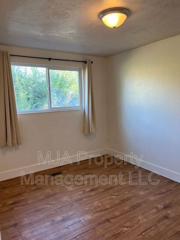 655 Sw #2 - Photo 7 of 20