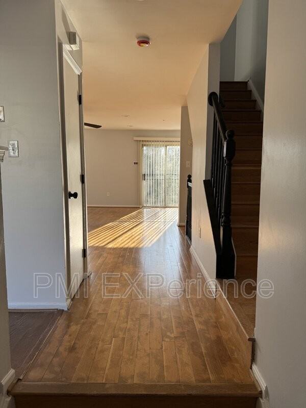 2903 Lloyd Ct - Photo 2 of 28